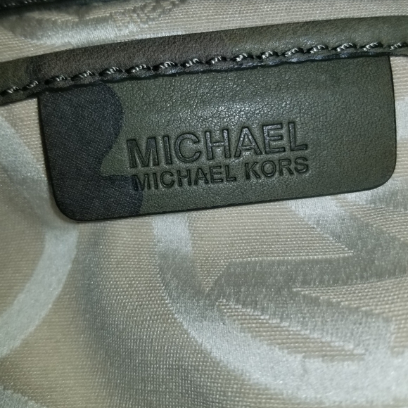 Sale!!!😍😍😍RARE! Beautiful Michael Kors Camo Bag in amazing condition - Picture 11 of 14